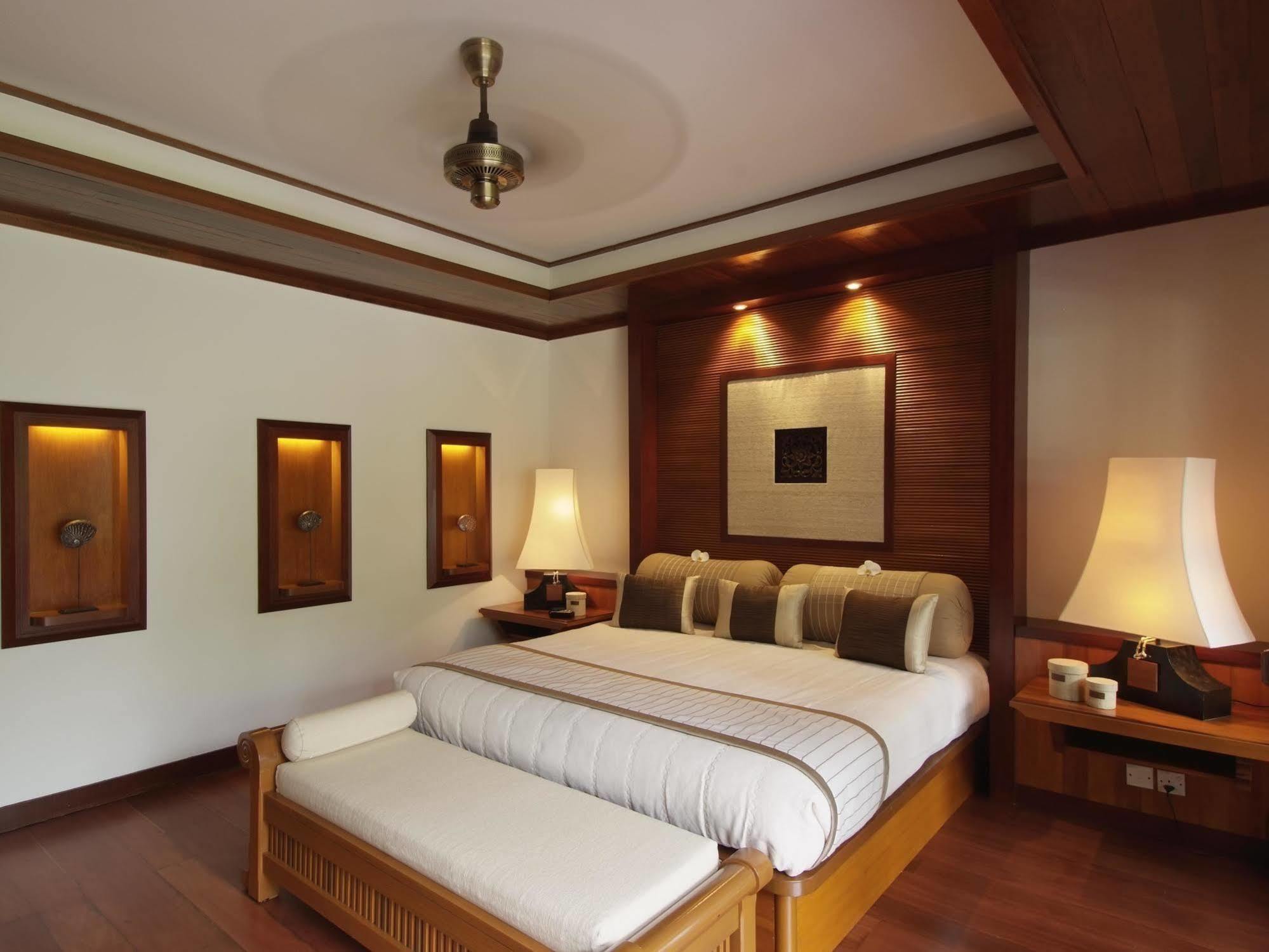 Tanjong Jara Resort, Terengganu - A Small Luxury Hotels Of The World Dungun Exterior photo A bedroom at the Taj Bengal